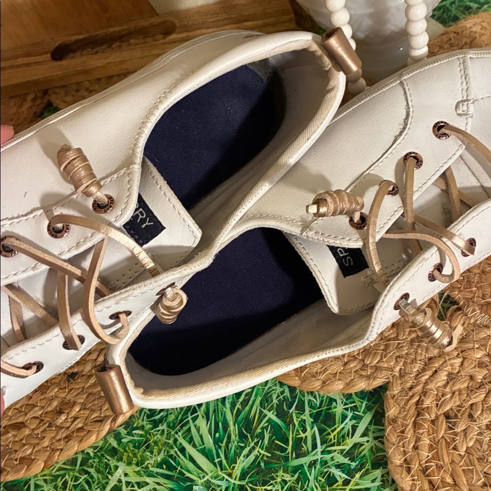 Sperry Women's Crest Vibe White Leather Casual Sneakers - Picture 12 of 13